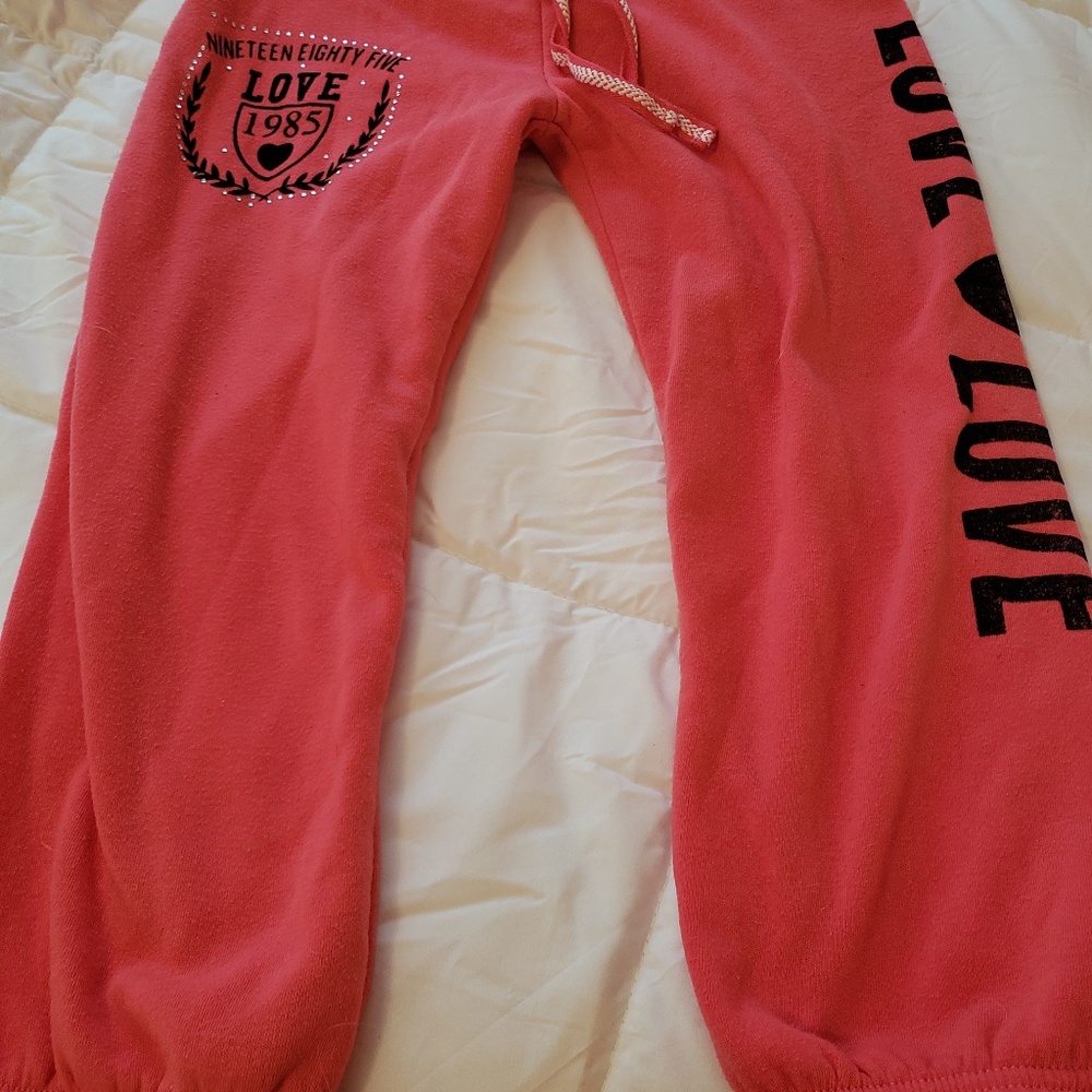 cute love sweat pants crops.